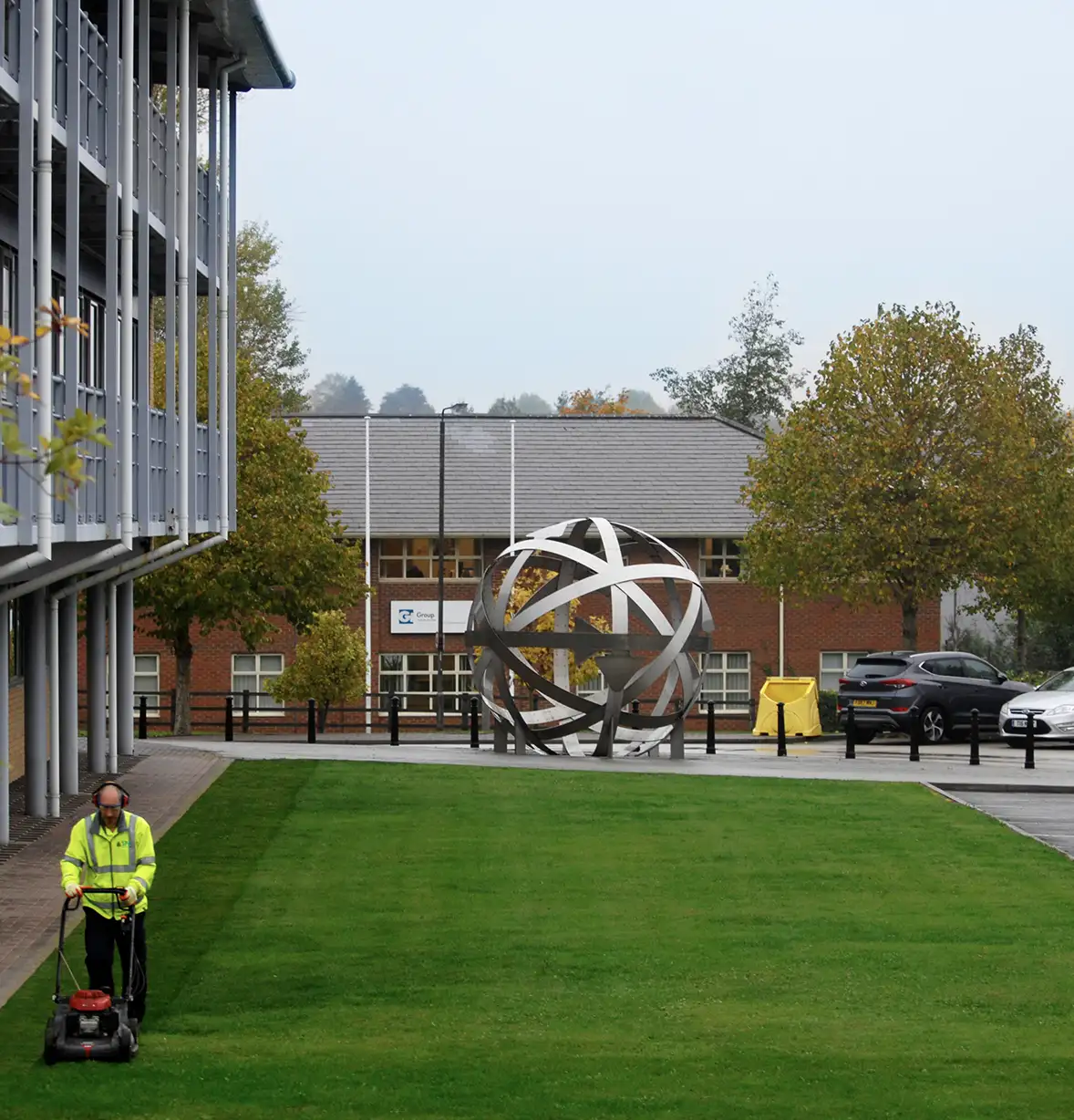 business-parks-grounds-maintenance-1