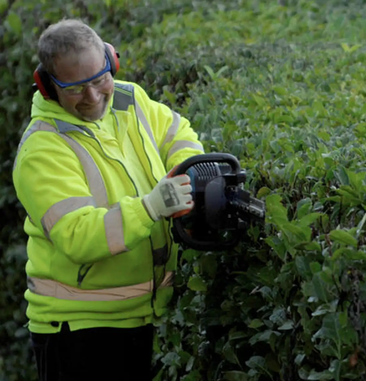 business-parks-grounds-maintenance-12