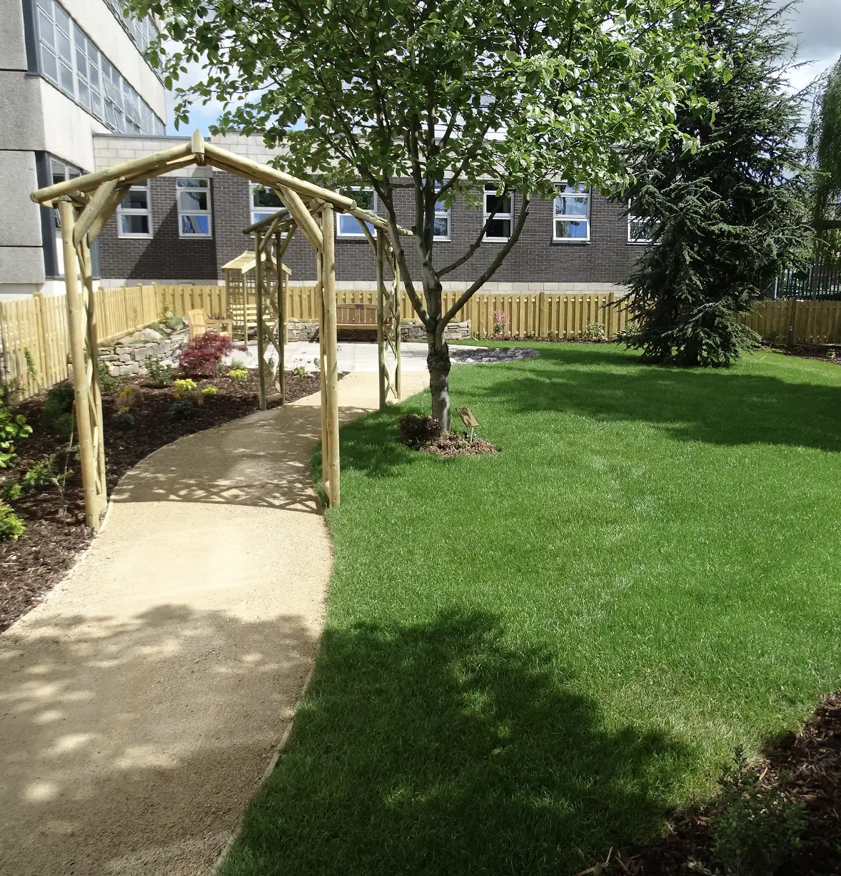 hospital-grounds-maintenance-3