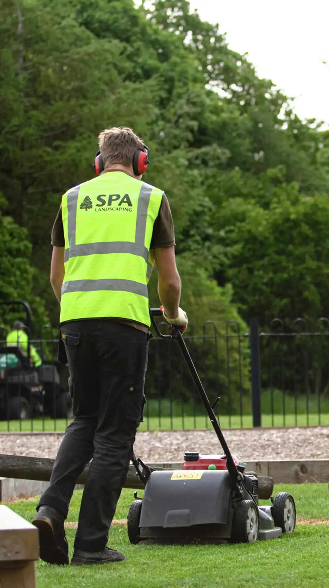 housing-estates-grounds-maintenance