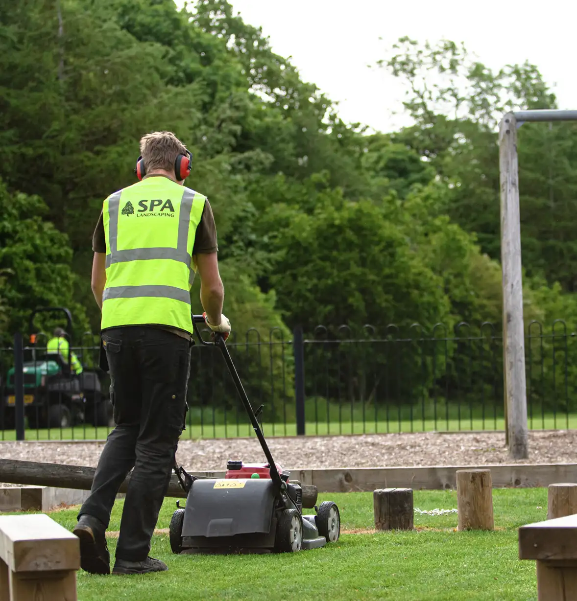 residential-estate-landscaping-maintenance-3