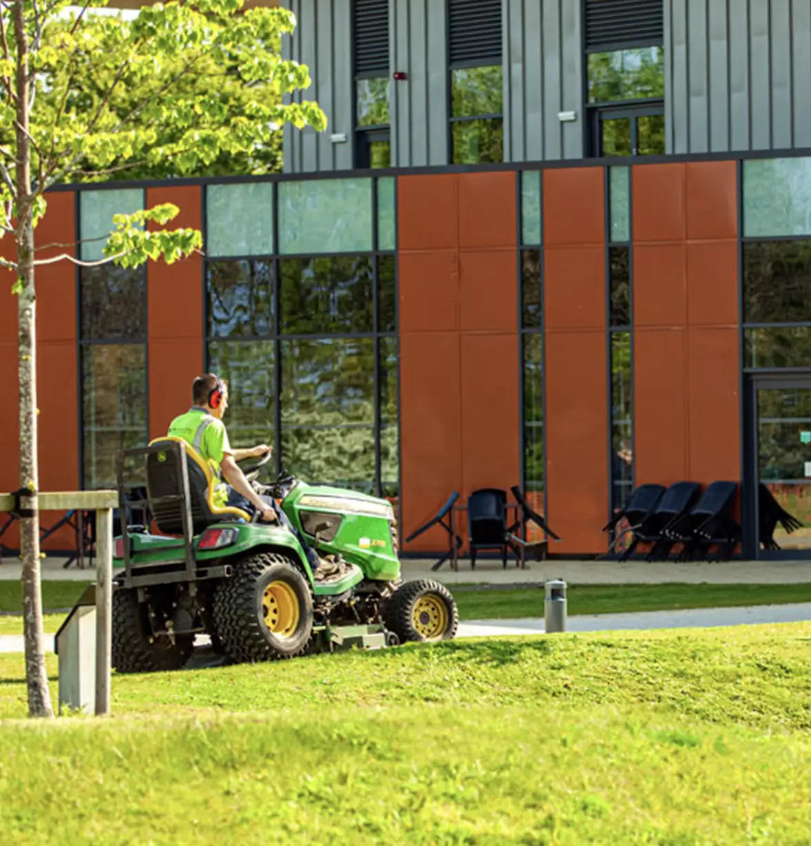 business-parks-grounds-maintenance-16