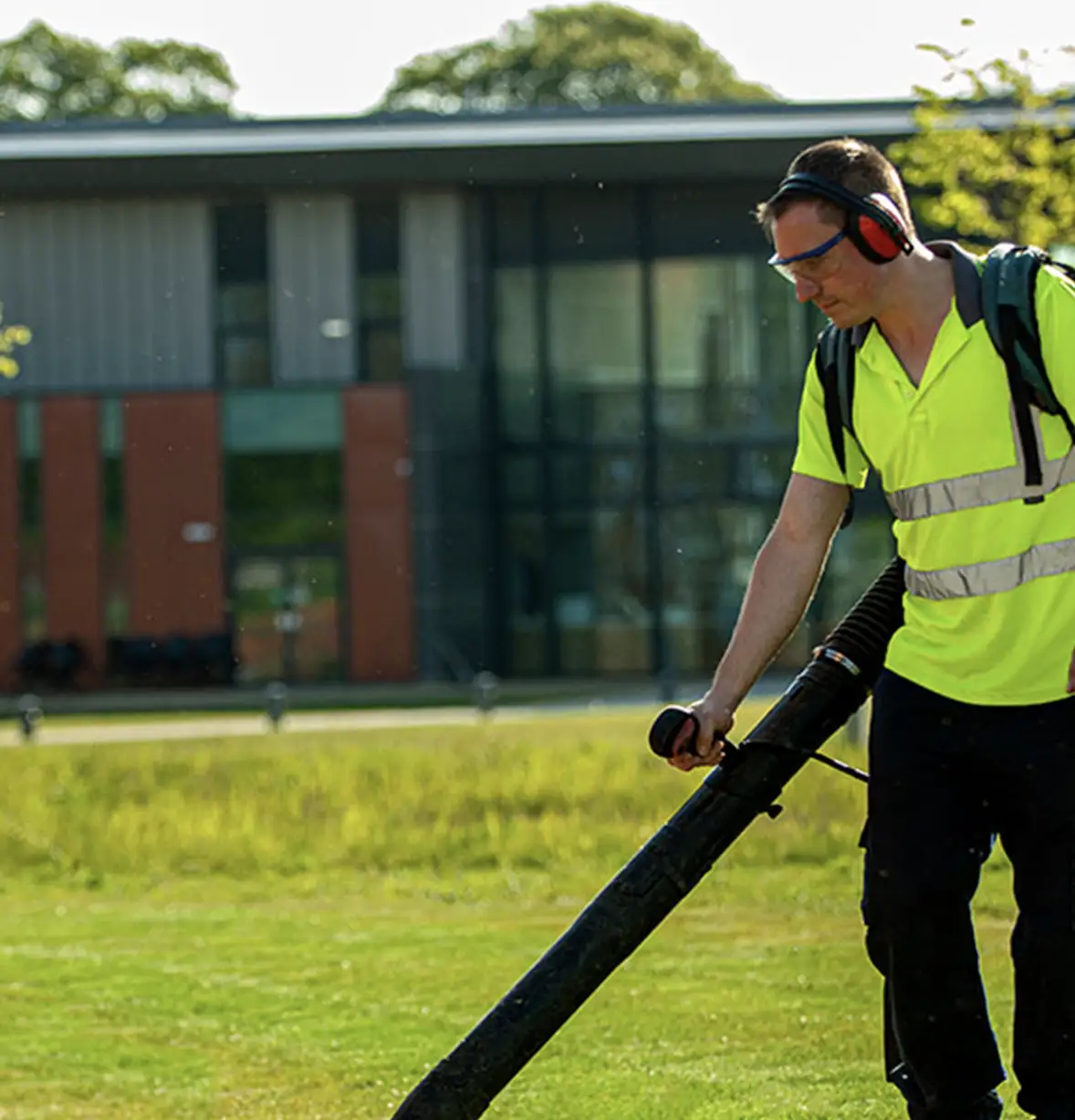 business-parks-grounds-maintenance-18