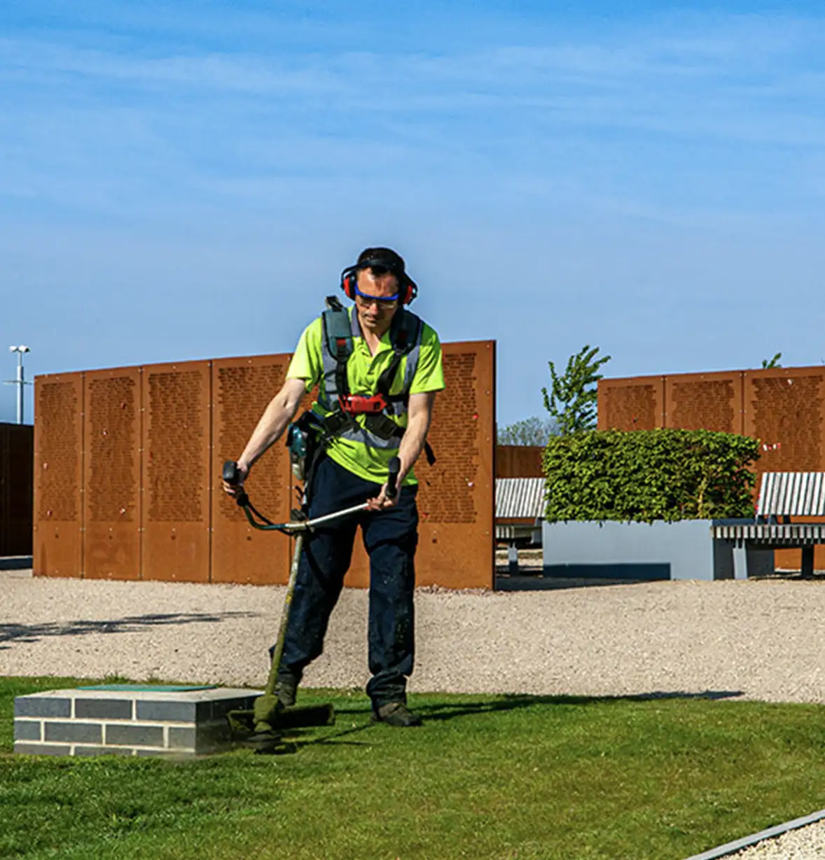 business-parks-grounds-maintenance-19