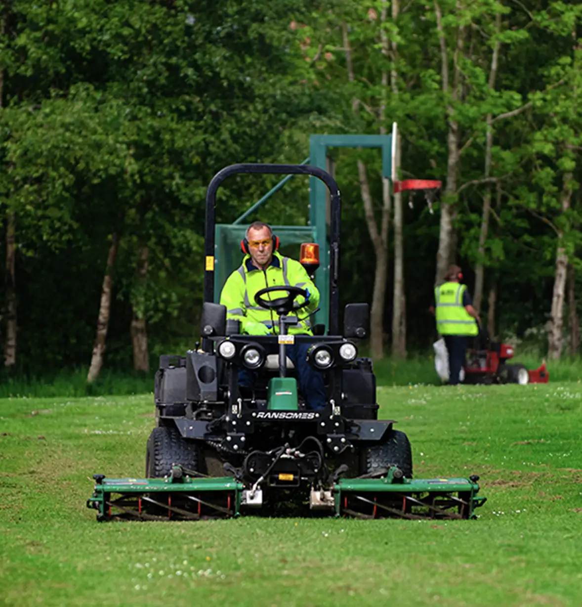 business-parks-grounds-maintenance-21