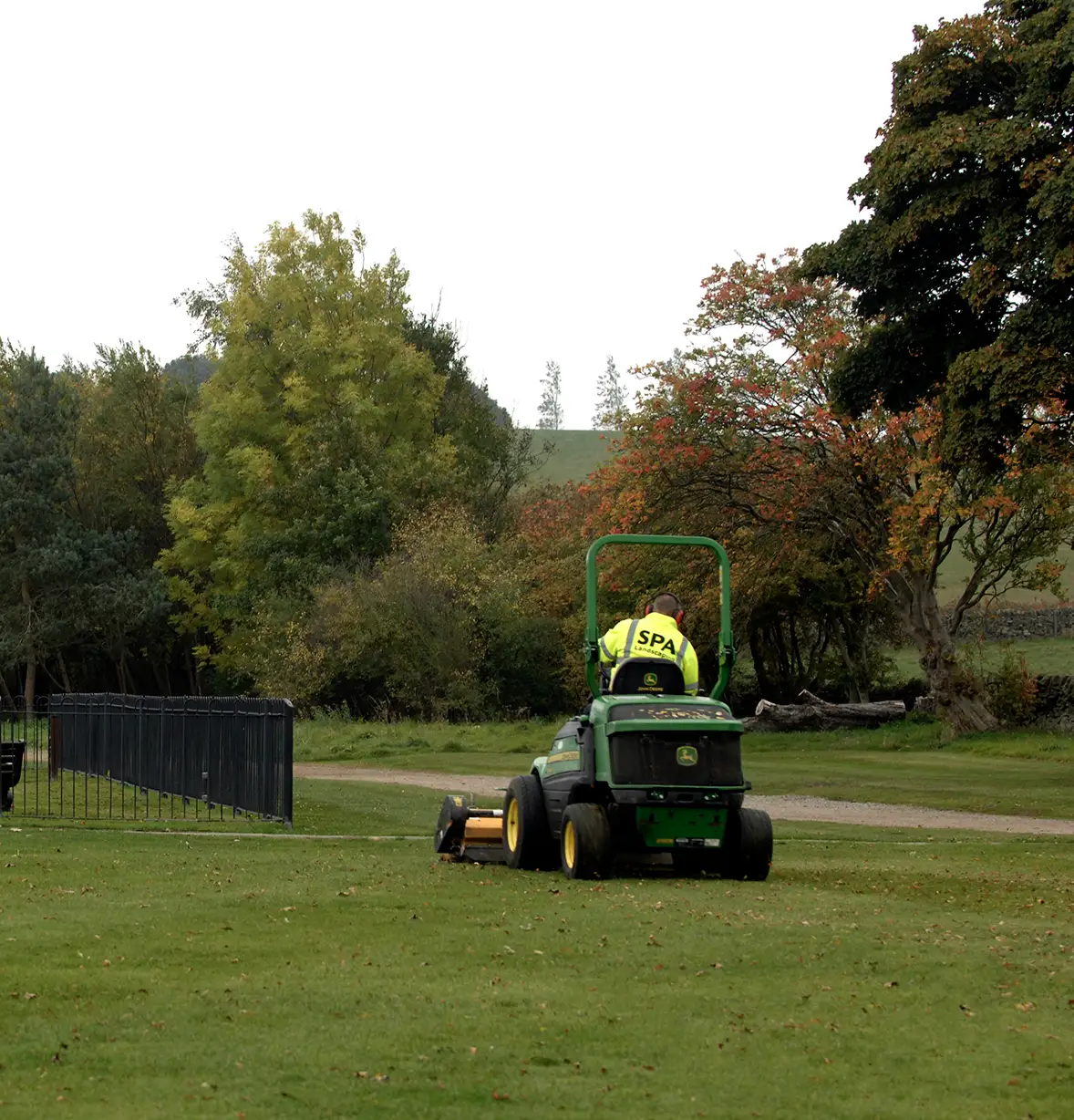 residential-estate-landscaping-maintenance-12